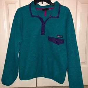 Blue fleece Patagonia pull over!!
